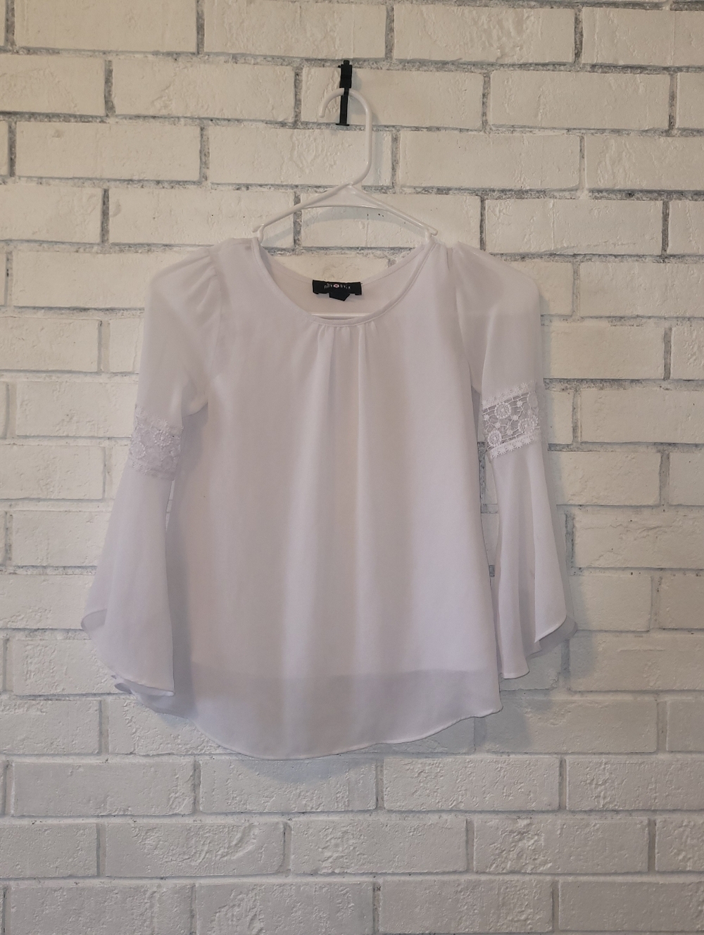 Amy Byer Girls White Chiffon Bell Sleeve Blouse - Size S (7-8)